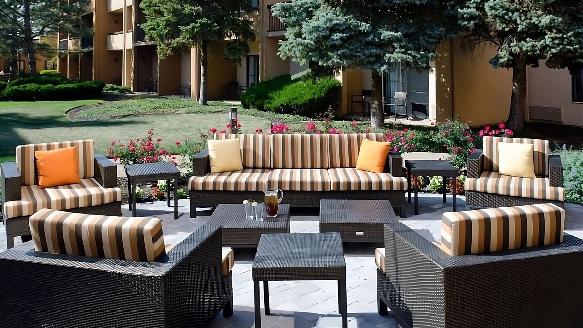Waldron Hotel | Excellent Pick! Pet-friendly Accommodation, with Airport Shuttle Service!