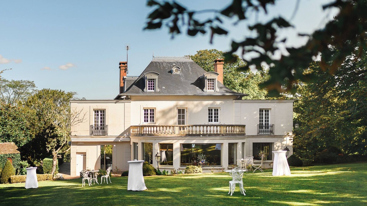 La Queue-les-Yvelines House | Exceptional villa with pool and activities near Paris, ideal for families