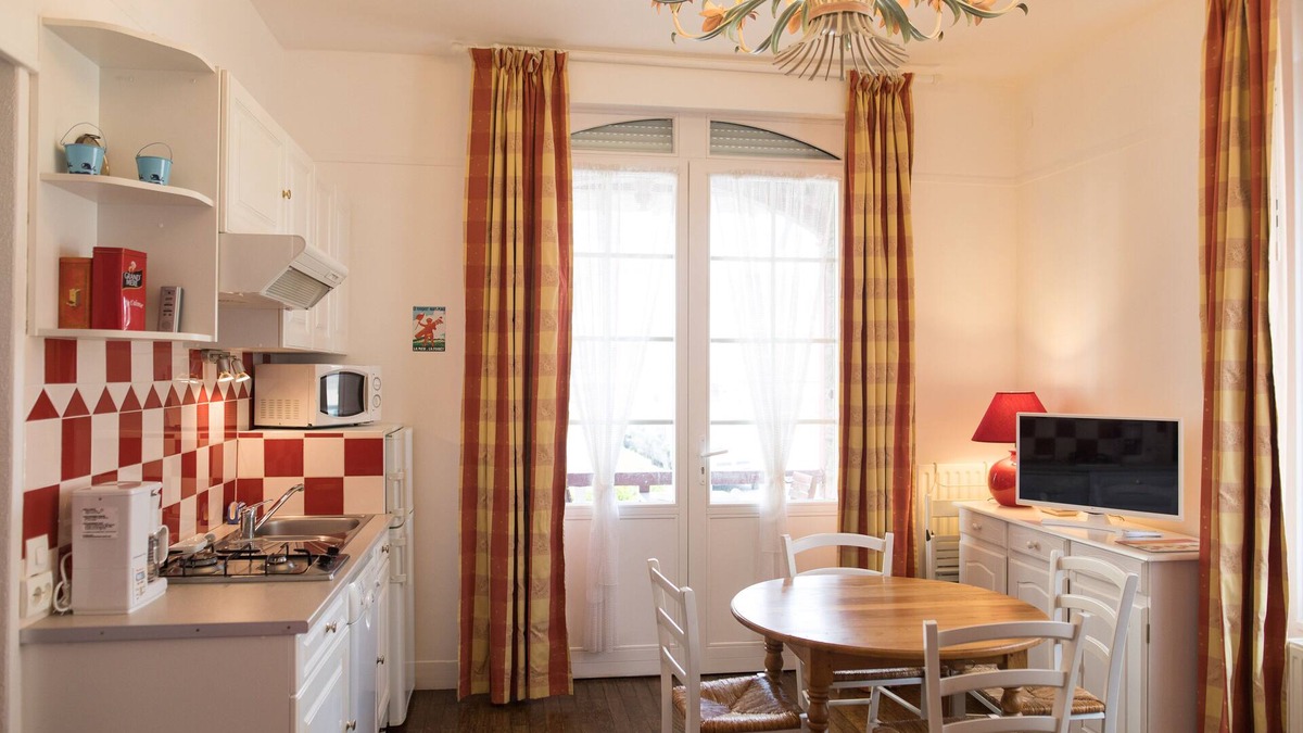 Le Touquet-Paris-Plage Apartment | EXCEPTIONAL AUTHENTIQUE TOUQUETTOISE 200 M PLAGE RUE ST JEAN WIFI free