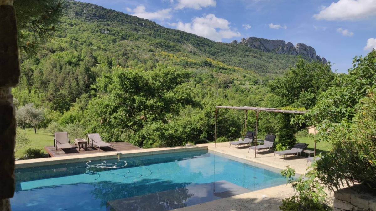 La Roche-sur-le-Buis House | Exceptional farmhouse with swimming pool, view and large courtyard
