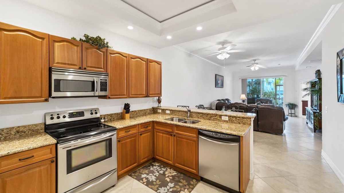 Punta Gorda Condo | 🥇 Exceptional 3bd condo with private enclosed lanai (CH1065)
