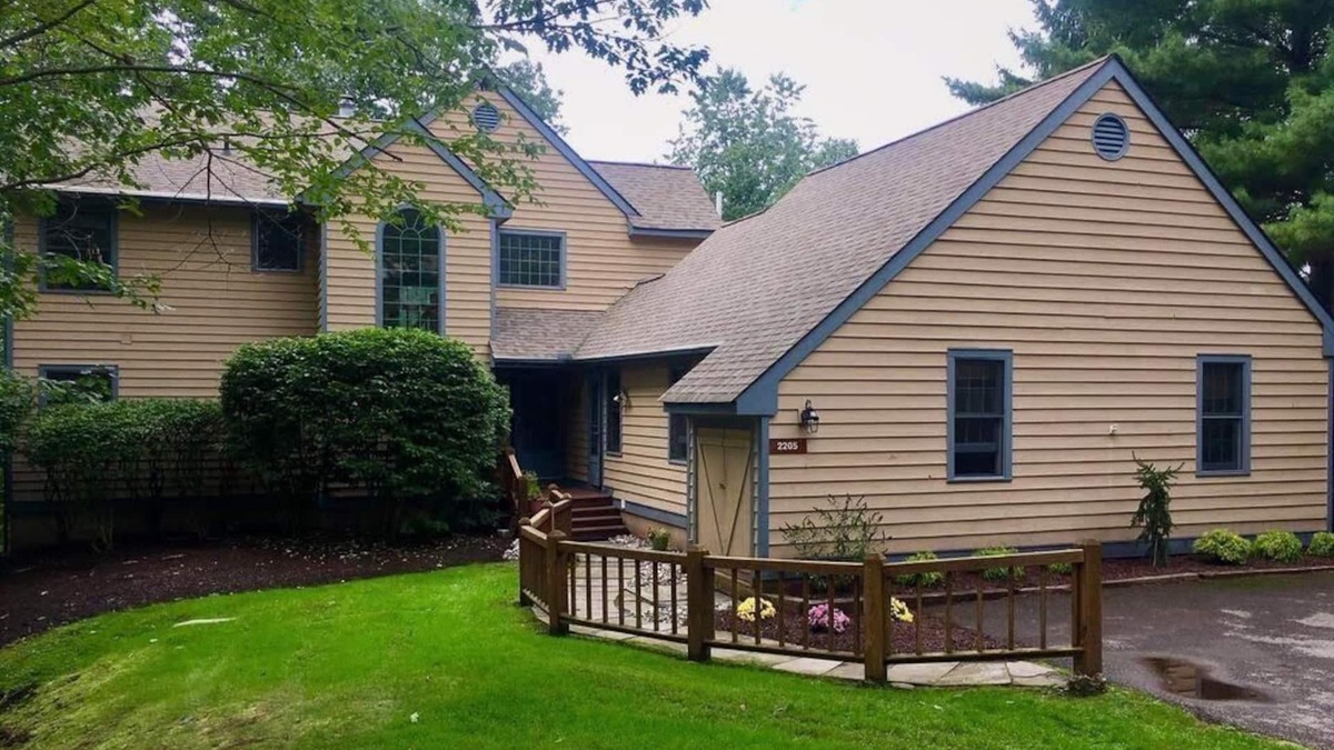 Canadensis House | Exceptional 5 Bedroom; 4 1/2 Bath House on Beautiful Buck Hill Falls Golf Course