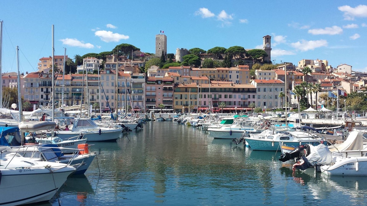 Le Suquet Apartment | Exceptional Appart de charme 3 * at ♥ of Cannes Vieux Port, foot of Suquet