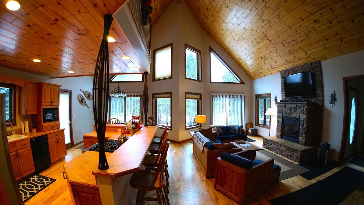 Harbor Springs Ski Chalet | Exceptional Chalet near Harbor, Nubs Nob and Boyne Highlands Ski and Golf Resort