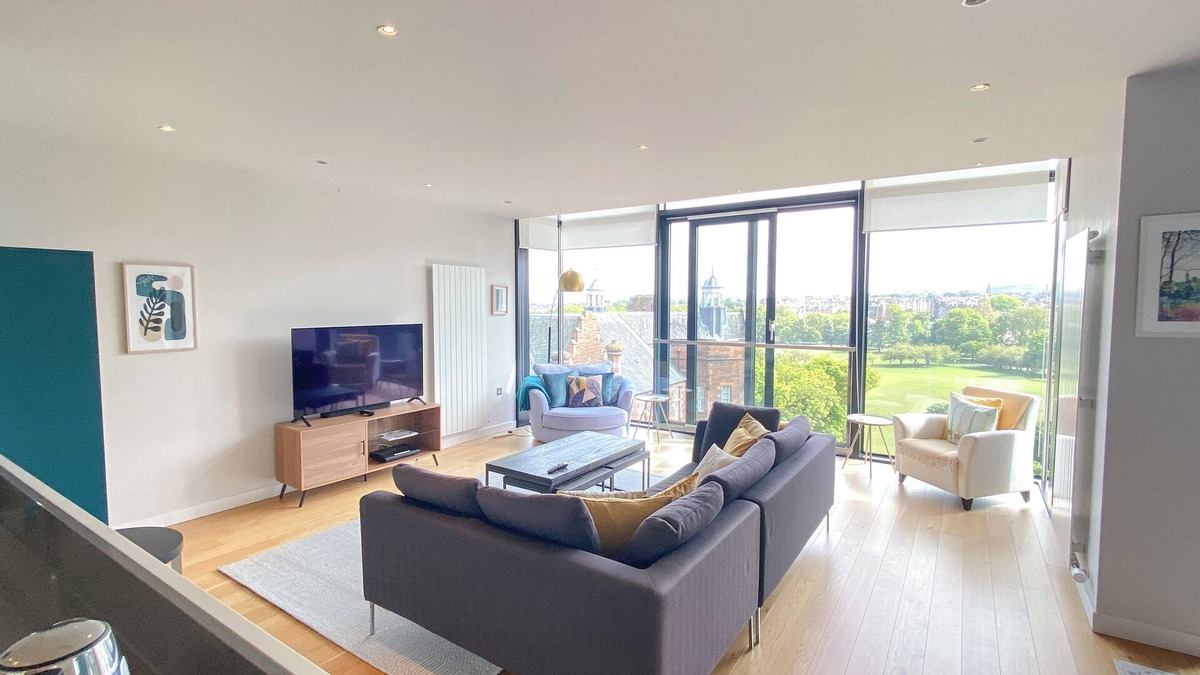 Laurieston Apartment | Exceptional city living with breathtaking views. Sleeps 4.