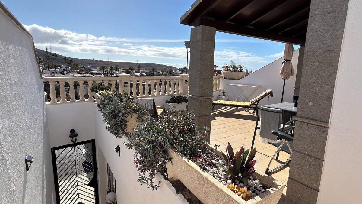 Arguineguin Apartment | Exceptional Deluxe home With Mountain Town & sea viewsnSat T:V & 5g Wifi