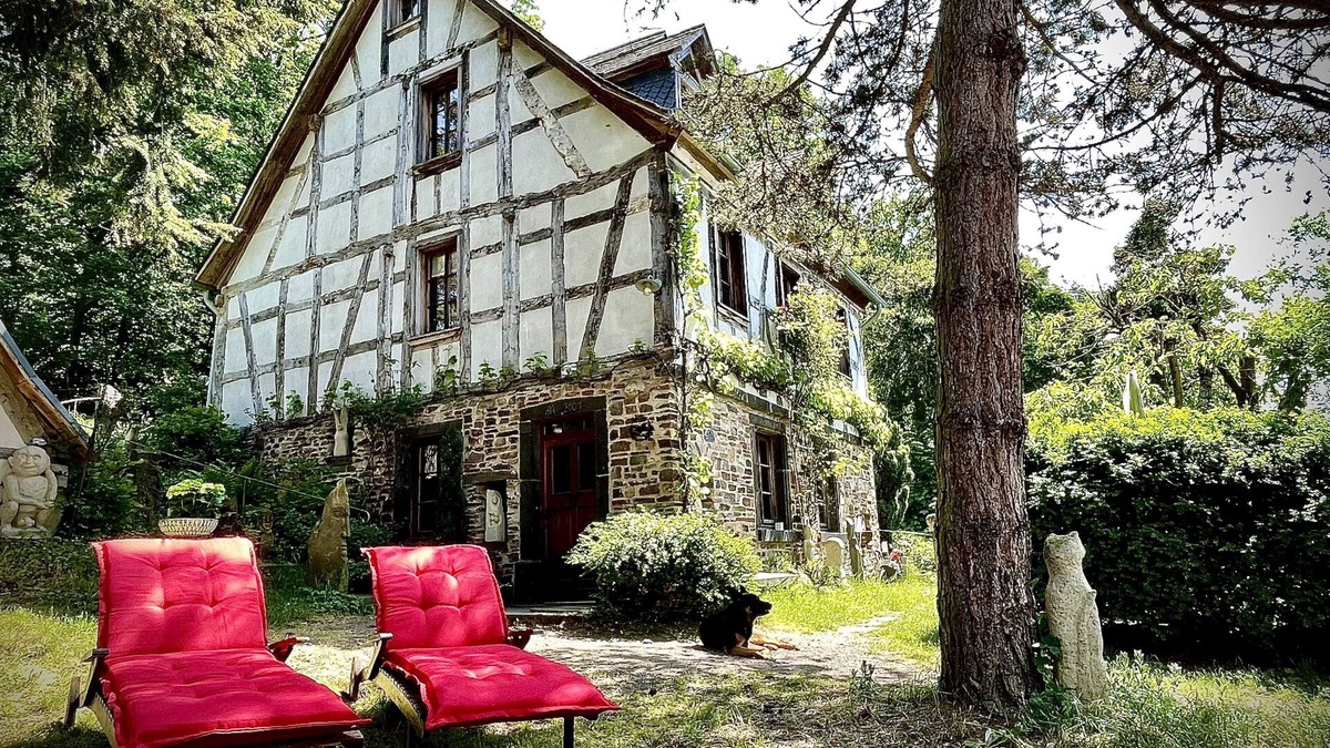 Munstermaifeld House | Exceptional half-timbered house in the direct vicinity of the Moselle