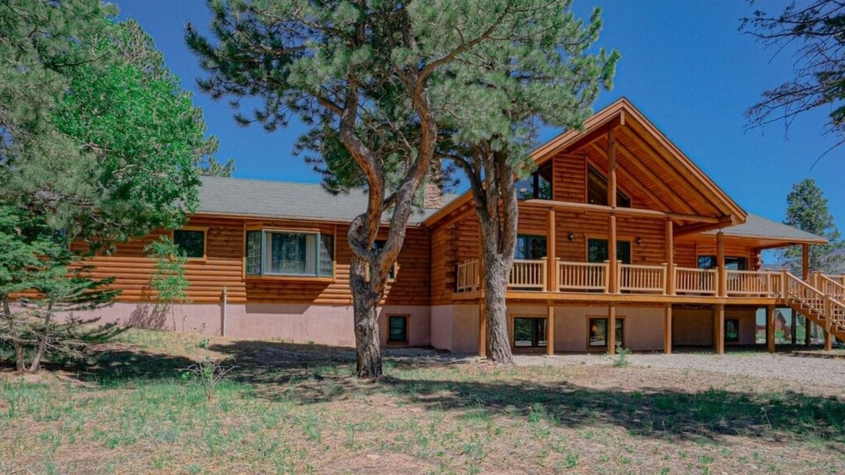 Fort Garland Cabin | Exceptional Mountain Lodge in the Colorado Southern Rockies. Multifamily space!