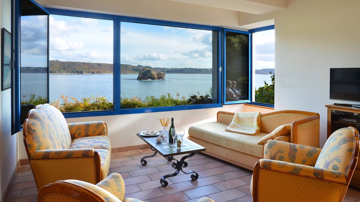 Trebeurden House | Exceptional site, feet in the water, on a wild island - all seasons
