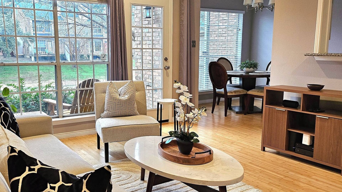 Las Colinas House | Exceptional Townhome With A View