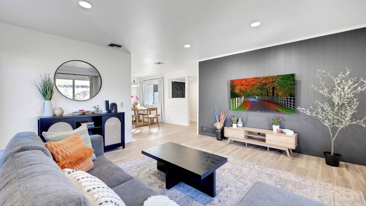 Azusa House | Exceptional Tranquil Azusa Retreat