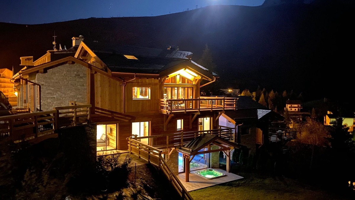 Les Deux Alpes Ski Chalet | Exceptional view, Swimming pool, Sauna, Jacuzzi, Cinema, Massage, Billiards, Sport