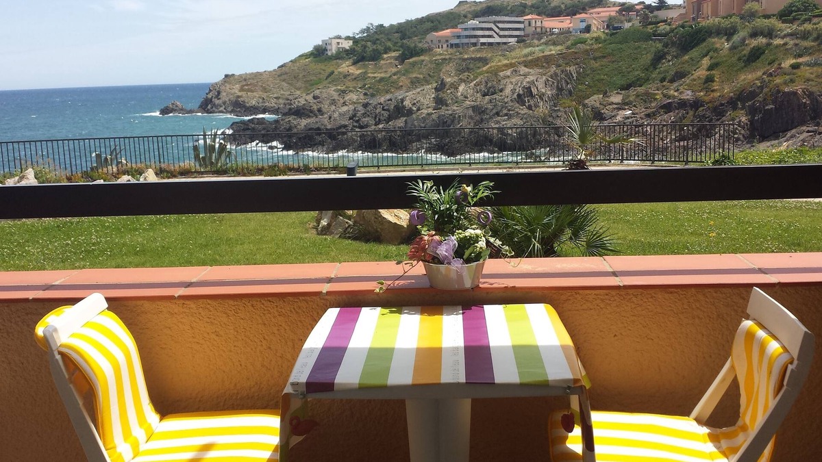Collioure Apartment | exceptional view of the sea terrace not overlooked sunny and quiet