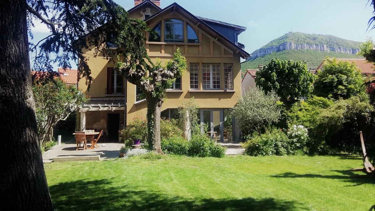 Millau House | Exceptional villa from 1930, in the heart of the town of Millau, near the river/beach.