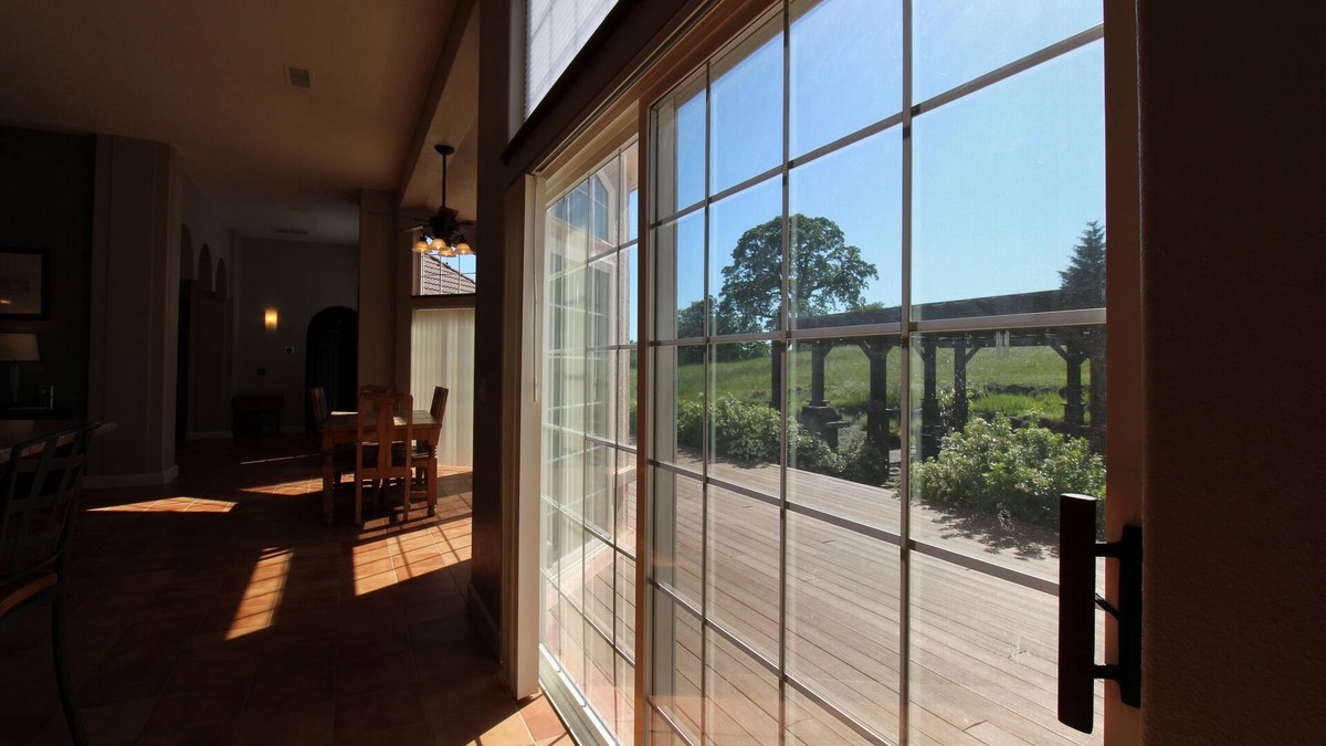 Yamhill House | Exceptional Vineyard Estate in Yamhill with Mediterranean Home and Pinot Noir Vines