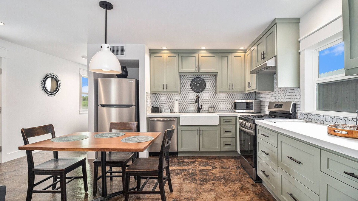 Willow Meadows/Willowbend Area Apartment | Exceptionally designed 1 bedroom 1 bath just minutes from NRG & Medical Center