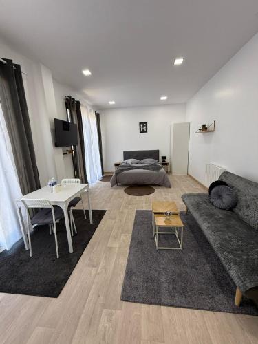 Rocquencourt Apartment | EXCEPTIONNEL Studio VERSAILLES