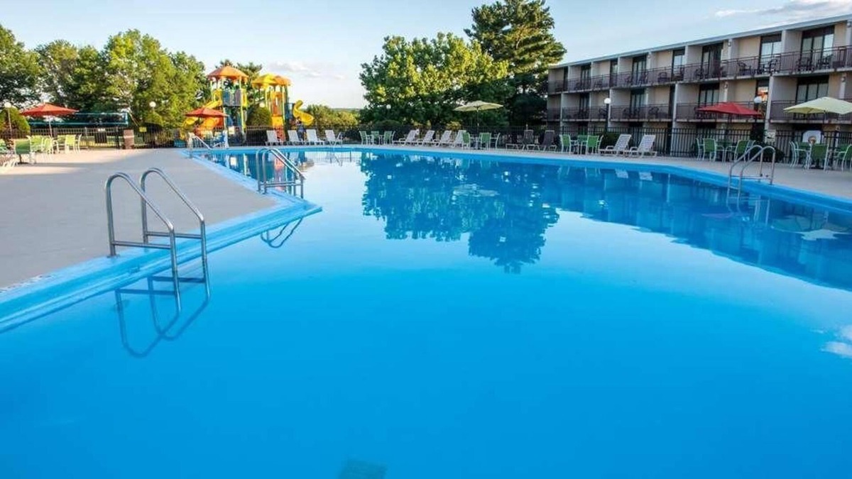 Harrisburg - Hershey Apartment | Exciting Vacation at Red Lion Hotel Harrisburg! Free Parking, Pool, Restaurant!