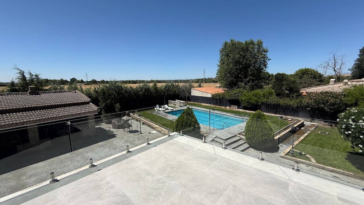 Fuente el Saz de Jarama Villa | Exclusive Villa Madrid Garden Bbq Pool Wifi