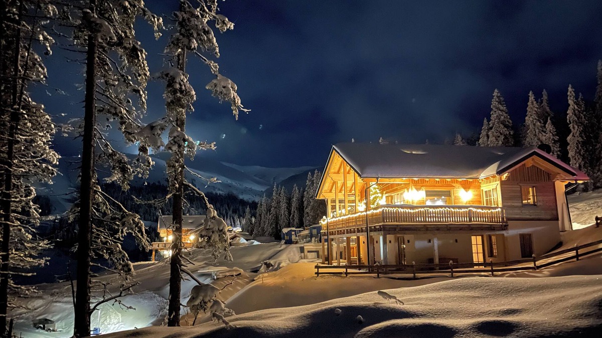 Lachtal Ski Chalet | Exclusive 200 m² Luxury Chalet with Whirlpool & Sauna – Pure Relaxation