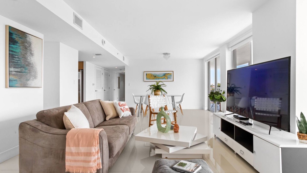 Bay Harbor Islands Apartment | Exclusive 2BR, 2.5BA Apartment | Bay Harbor Islands Family-Friendly Stay