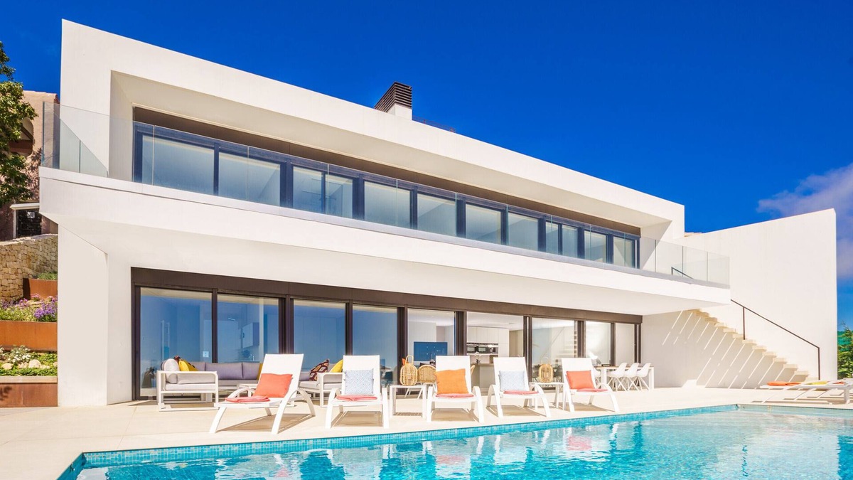 Cumbre del Sol Villa | Exclusive 5 Bedroom with Sea Views