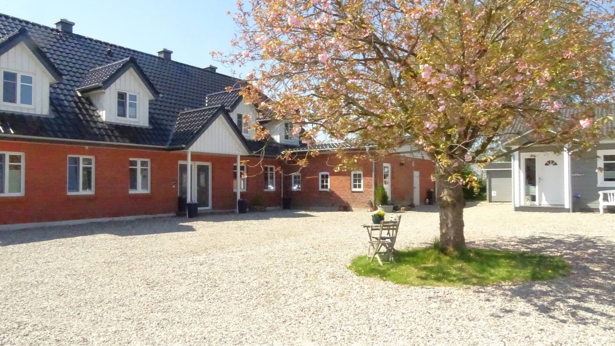 Dollerup Apartment | Exclusive 5 star apartment - Diekkier for 4-9 pers. sauna, quiet location