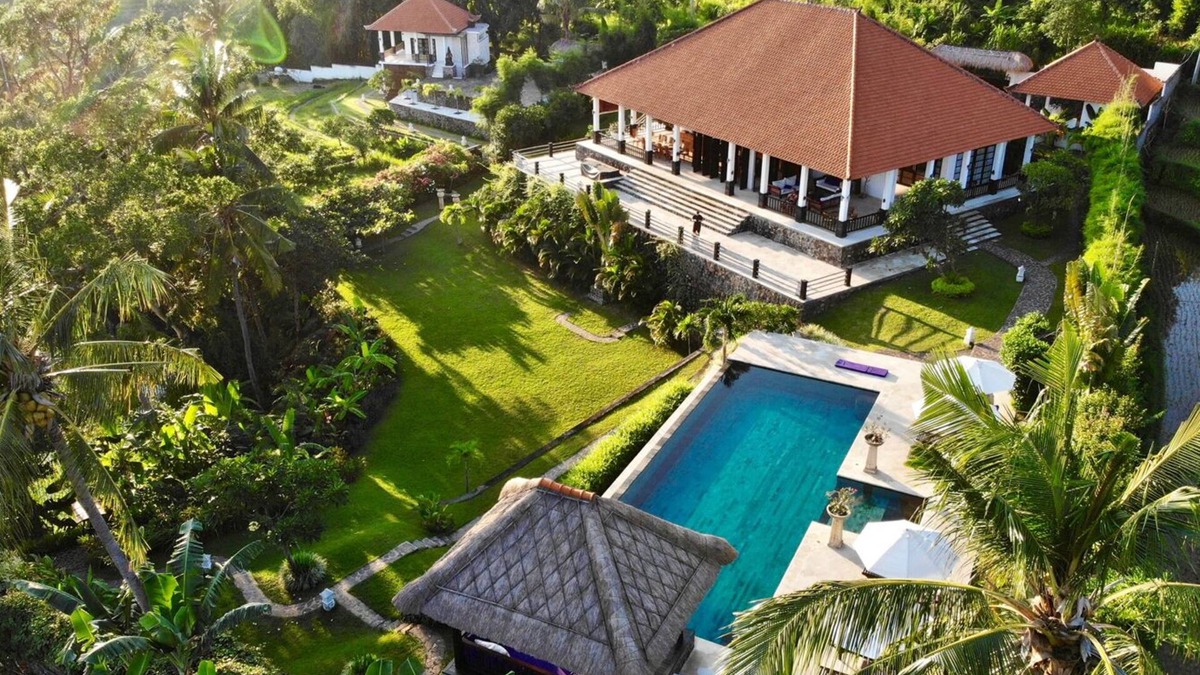 Kayu Putih Villa | Exclusive 5 star villa with 365 ° view of the sea, mountains and rice fields!