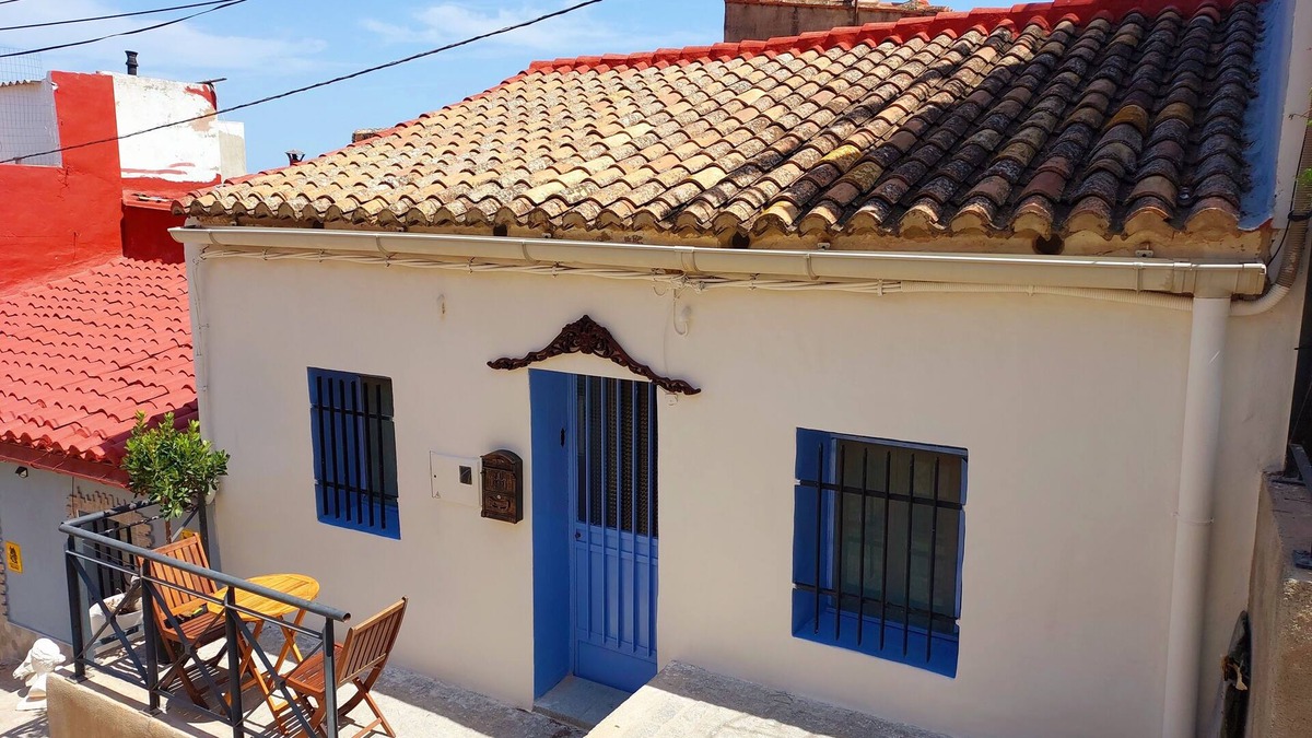 Sagunto House | Exclusive and authentic Sleeping Beauty house with a medieval and romantic atmosphere!