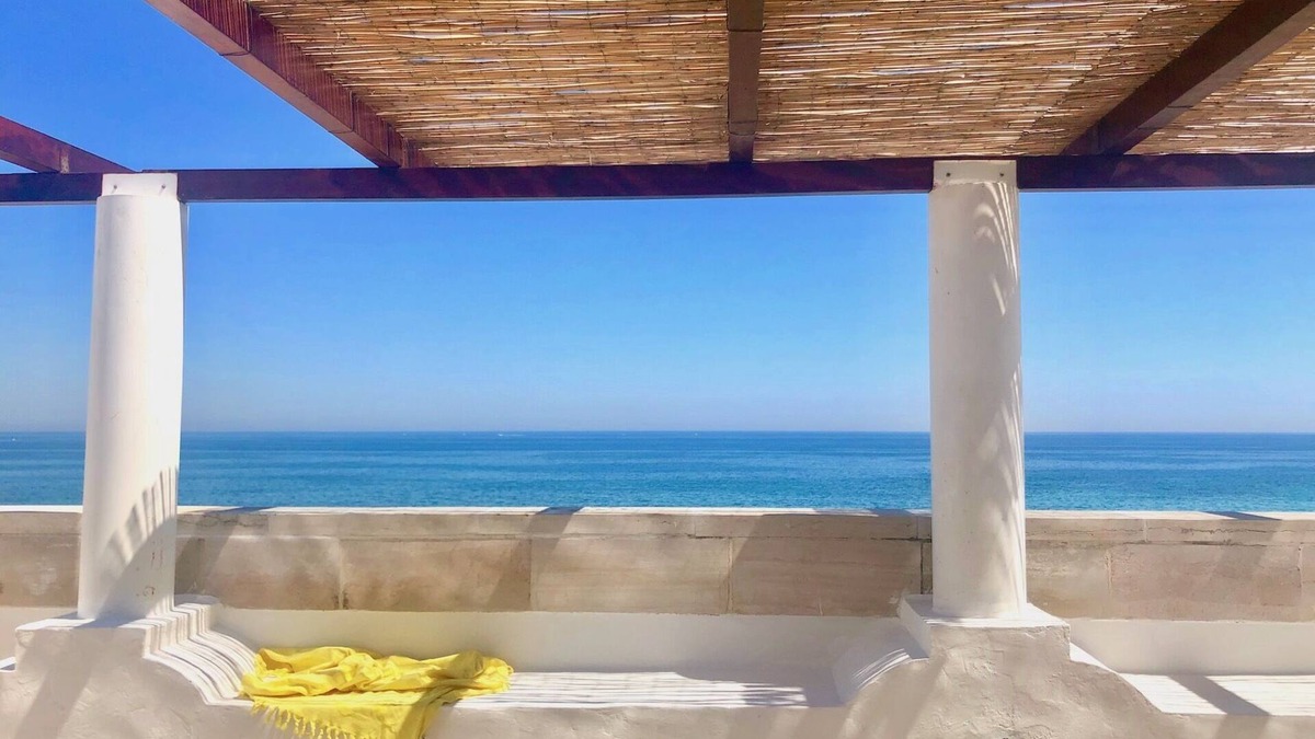 L'Assunta Apartment | Exclusive and charming roof terrace apartment just 20 m from the sea