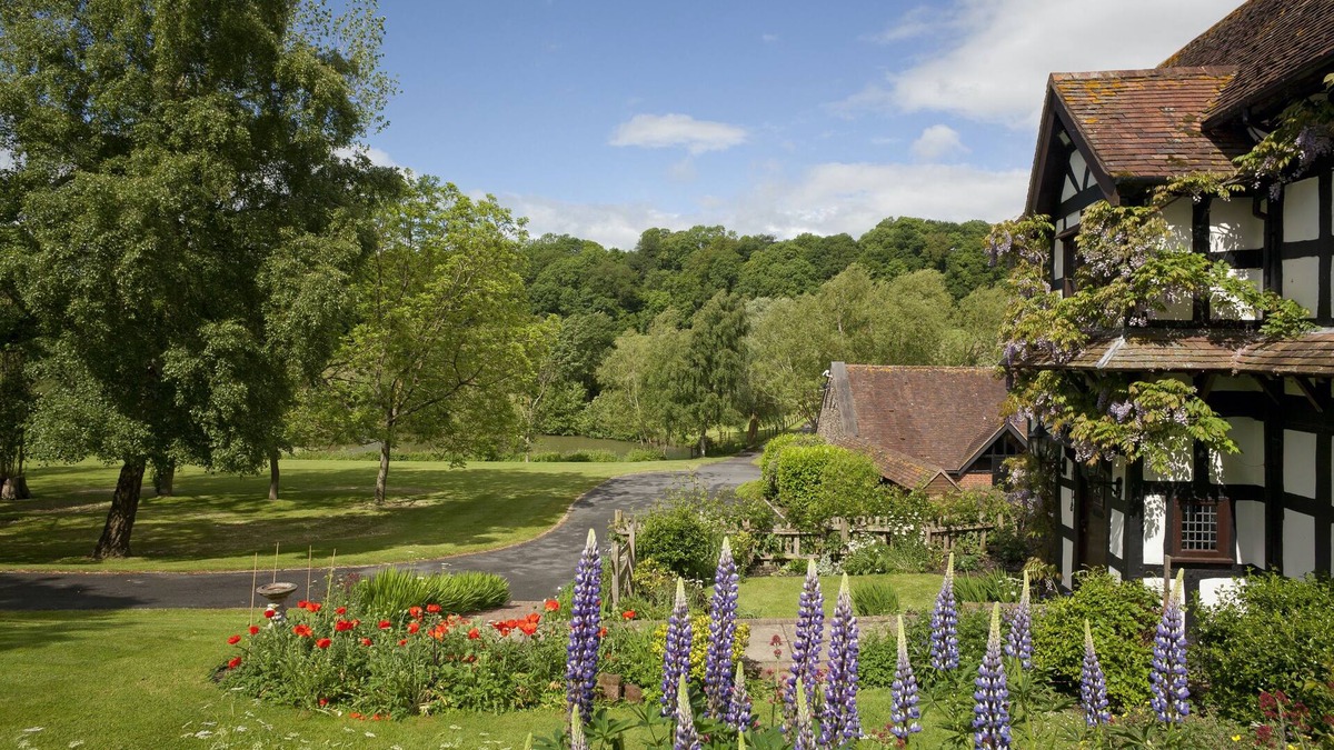 Broadwas House | Exclusive and private regenerative farming estate set in the English countryside