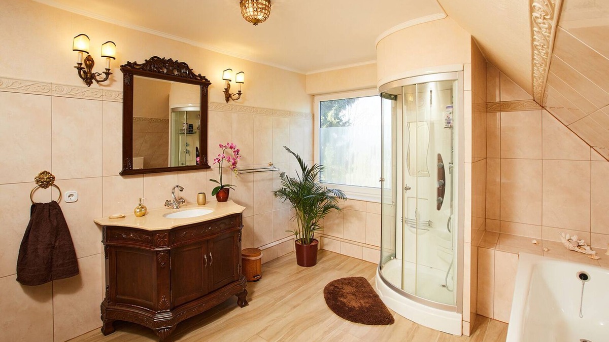 Seevetal Apartment | Exclusive apartment . Top renov . Including garden .