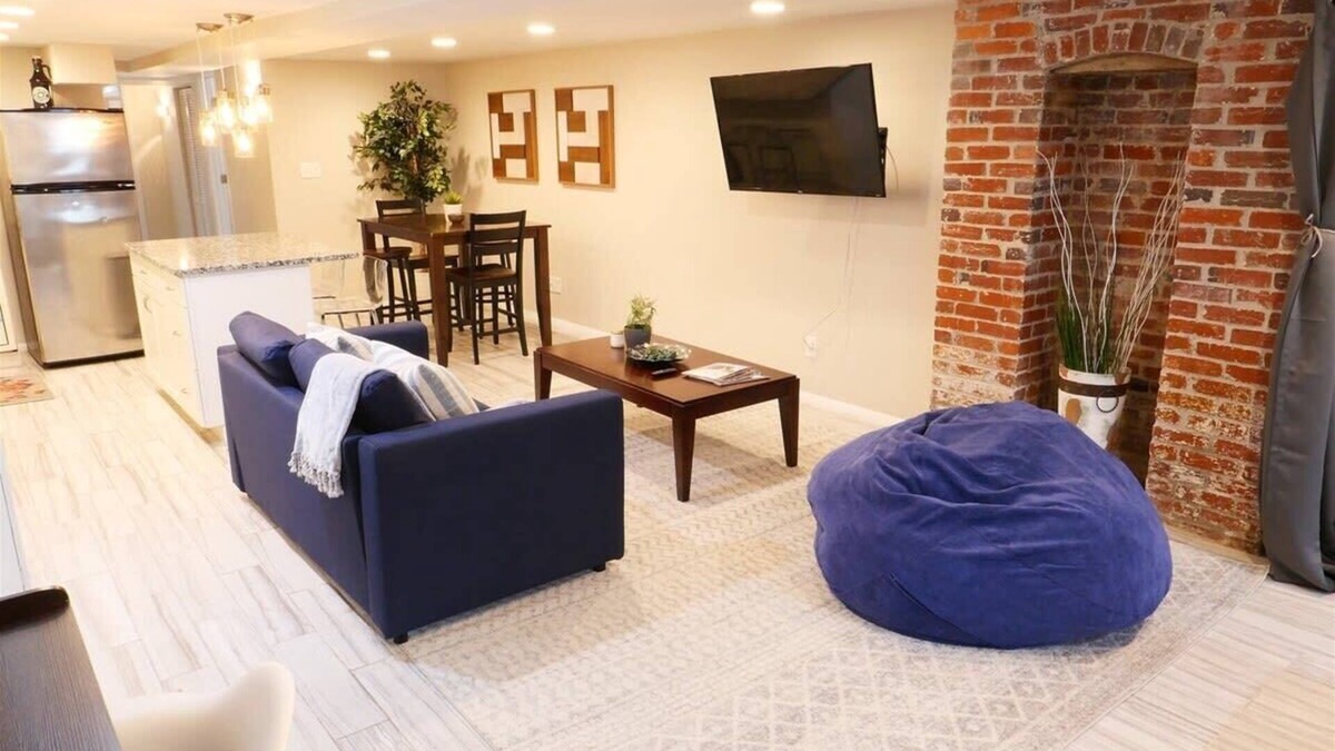 Bloomingdale Apartment | Exclusive Apt in Shaw