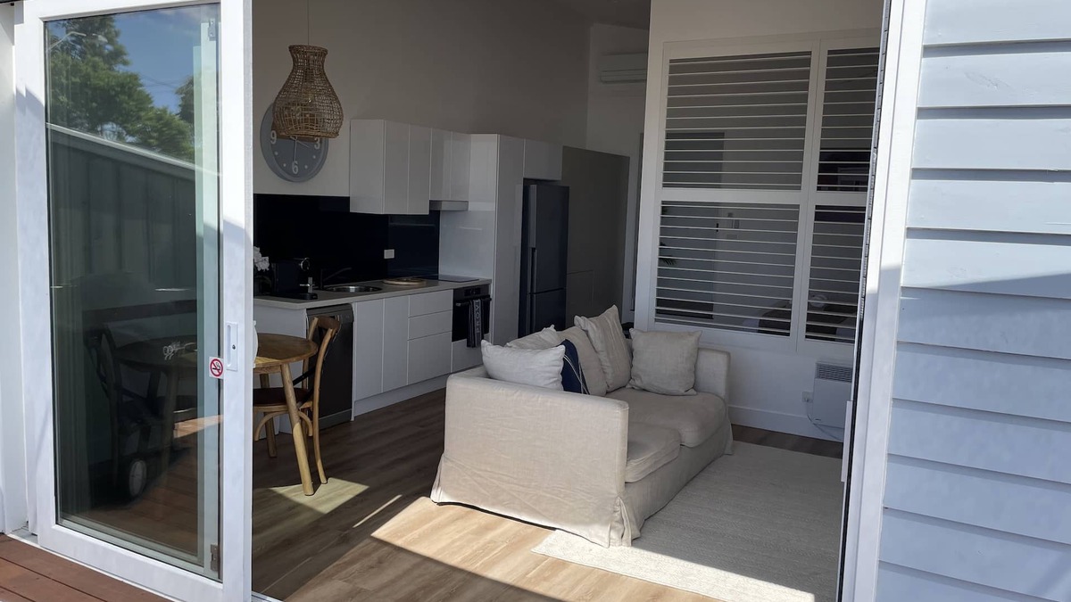 Safety Beach Apartment | Exclusive Beachfront Getaway