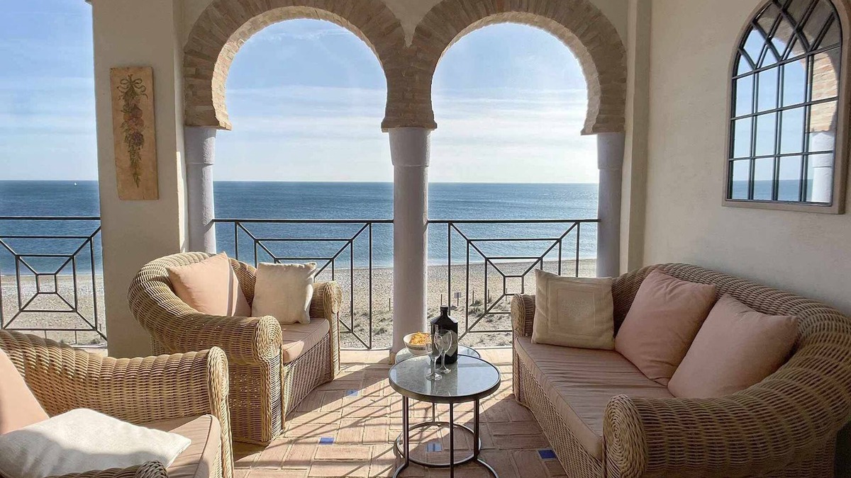 Bahia de Casares Apartment | Exclusive Beachfront Duplex Penthouse, La Perla