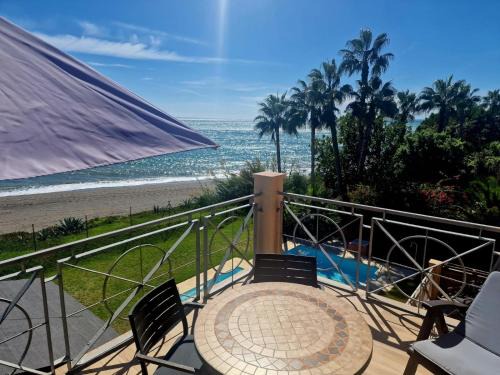 Almayate Bajo Apartment | Exclusive Beachfront Penthouse
