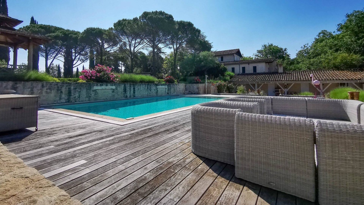 Gontaud-de-Nogaret Other | Exclusive Château with overflowing saltwater swimming pool and jacuzzi