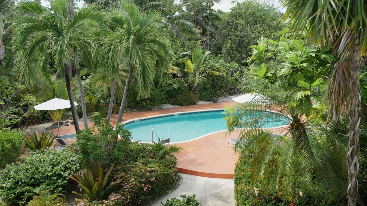 West Bay Cottage | Exclusive Cottage Steps from 7-Mile Beach