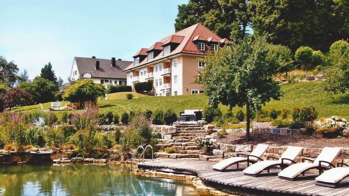 Unterallgau Apartment | Exclusive country house with holiday apartments with dream garden and idyllic tranquility