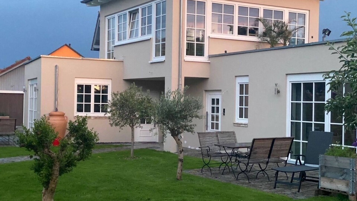Schorndorf Apartment | Exclusive Ferienwohnung 40 m² und Außen Terrasse in Komplettausstattung