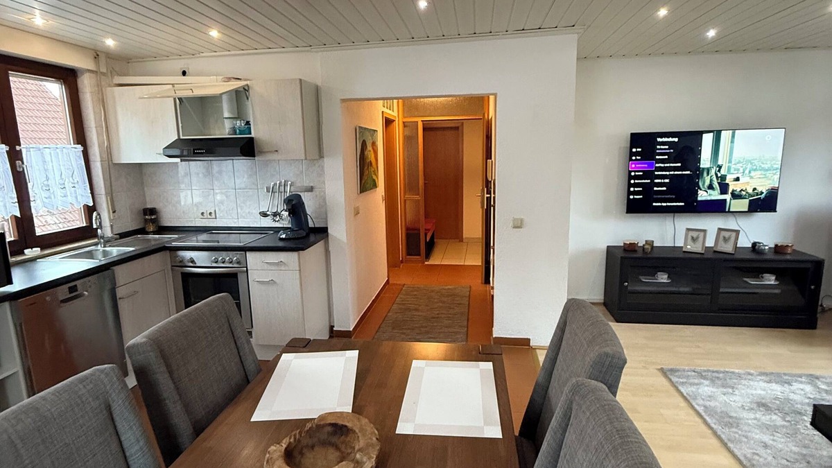 Dagersheim Condo | Exclusive fully furnished apartment near Daimler