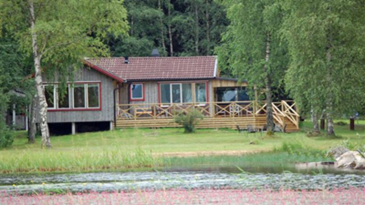 Vegby House | Exclusive location in a bay/cove of the lake Åsunden