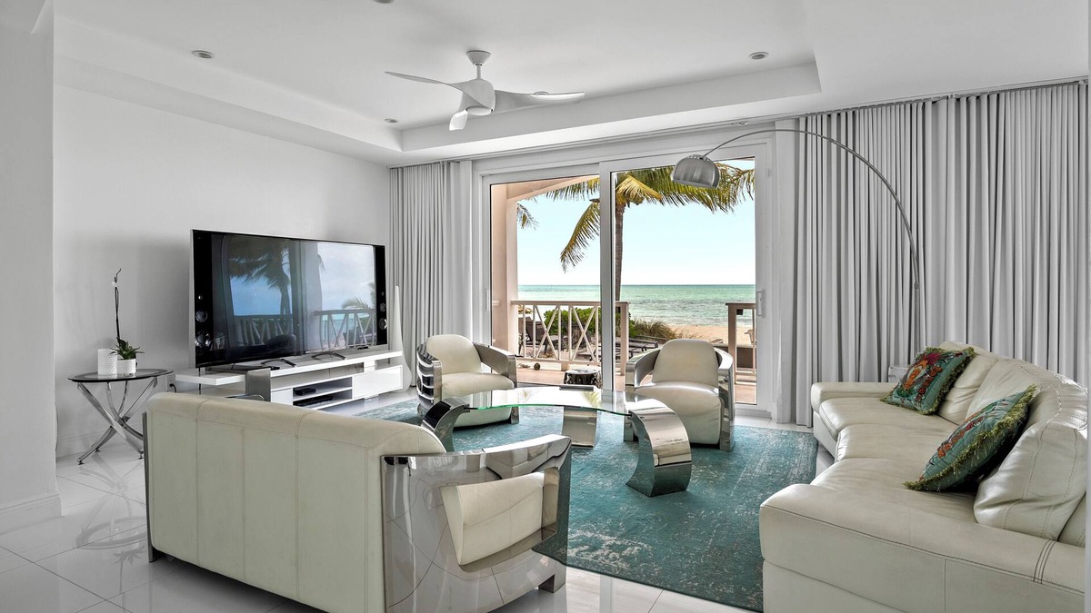 Nassau Villa | Exclusive Luxury Beachfront Villa - Private White Sand Beach, Upscale amenities.
