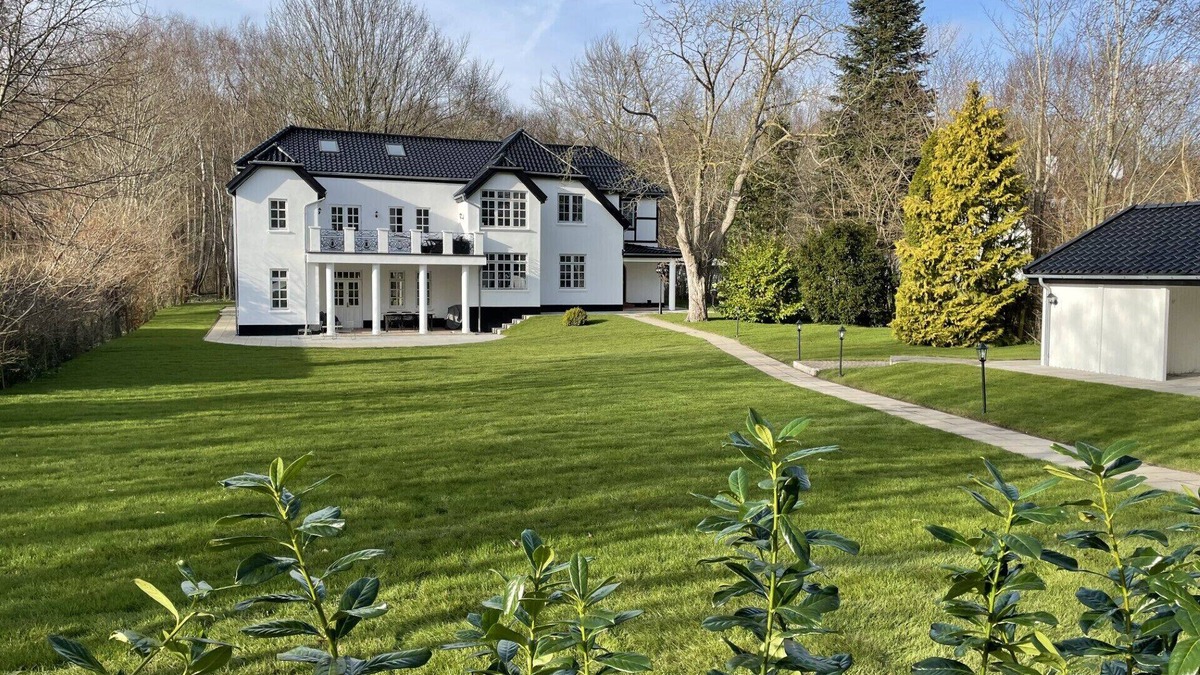 Virum Villa | Exclusive Mansion in Copenhagen