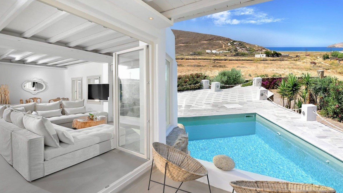 Ftelia Villa | Exclusive Mykonos Villa | Villa Ilios | 5 Bedrooms | Spacious Furnished Sun.
