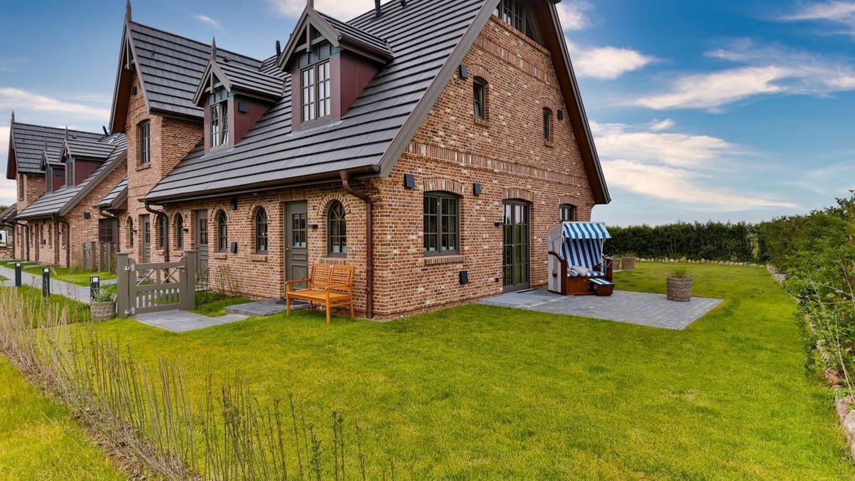 Tinnum House | Exclusive new-build house with garden and wonderful salt marsh views. -