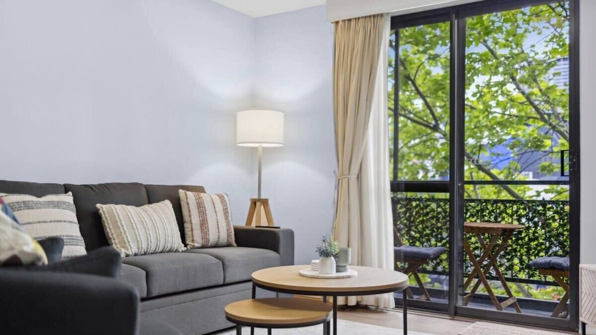 Northbridge Apartment | Exclusive Northbridge Apt w Wi-Fi Pool