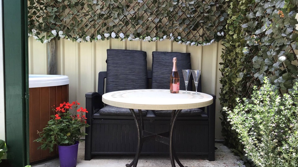 Stoneville Apartment | Exclusive, private hideaway with luxury spa.