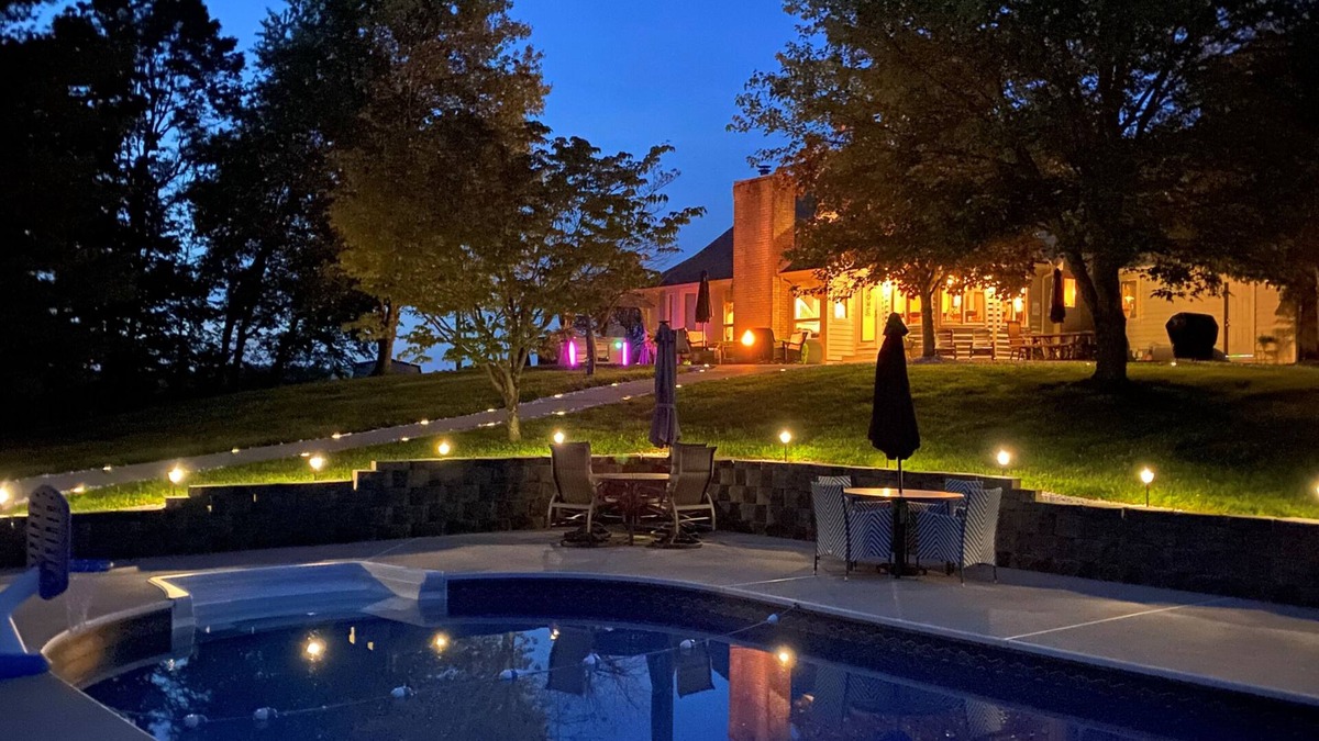 Jackson House | EXCLUSIVE RETREAT - HEATED POOL- TUB - Relax and Enjoy!
