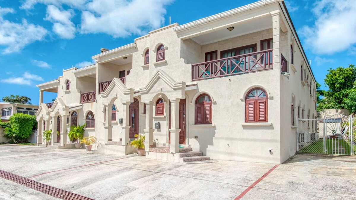 Clermont House | Exclusive Townhouse with Luxury Upgrades and private Pool and amazing Views